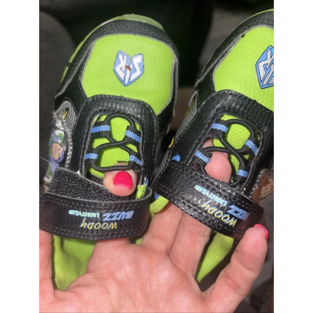 Toy Story Shoes Buzz And Woody Light Up Size 9 Kids GREAT condition Toy Story 4
